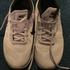 Women’s Nike Tennis Shoes
